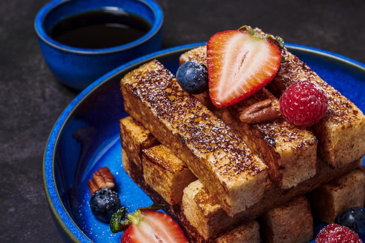 Movenpick Jumeirah Village Triangle Dubai Buitenkant foto French toast
